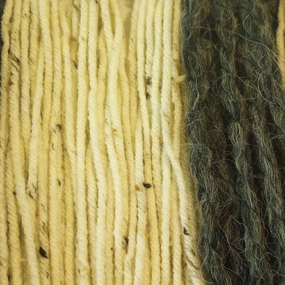 Two Bohemian textured yarn wall hanging - Picture 10 of 10